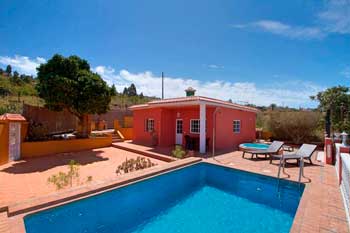Casa Vacacional con piscina y jacuzzi en La Palma César