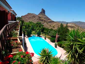 Chalet Rural con piscina con vistas al Roque Bentayga en Gran Canarias