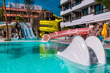 Hotel con toboganes para ir con niños en Playa de las Américas Bitácora