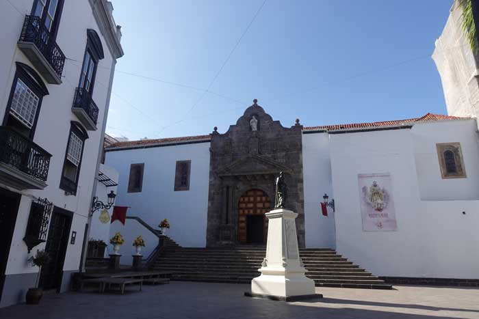 Iglesia Salvador en Plaza España en Santa Cruz de La Palma