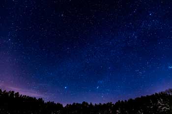 Observación de estrellas y planetas en el cielo con telescopio en Gran Canaria