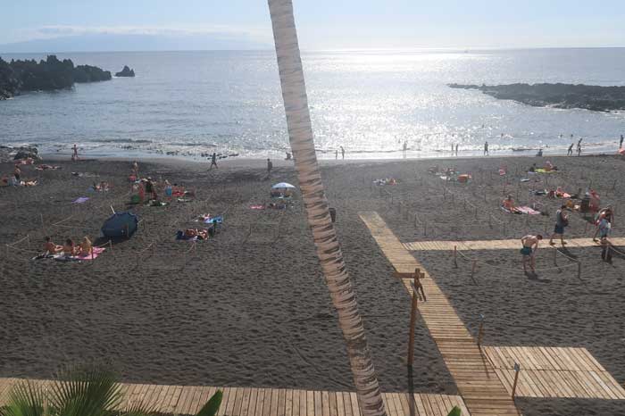 Playa de La Arena en Puerto de Santiago en el sur de Tenerife