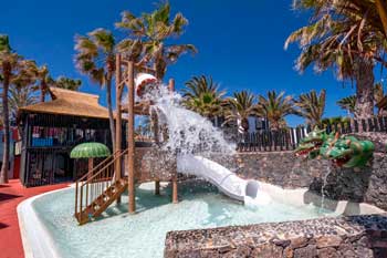 Resort para niños con tobogán en Caleta de Fuste Castillo Beach Resort