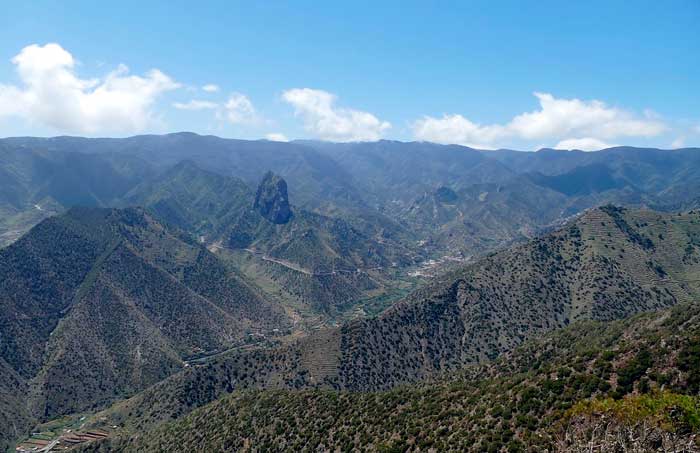 Roque Cano y montañas de Vallehermoso, La Gomera
