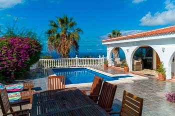 Villa con piscina privada en El Sauzal en Tenerife Norte Marina