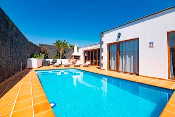 Apartamento con piscina privada y barbacoa en Lanzarote